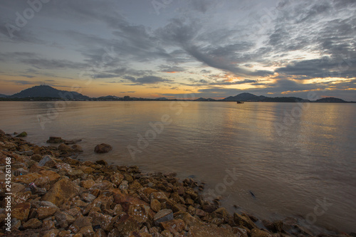 The background of the blue sky, natural wallpaper, the lake, has the atmosphere of the wind and the beautiful morning sun, seen during travel