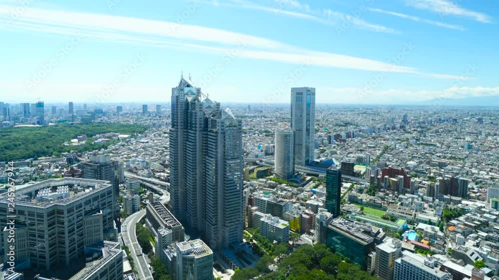 東京風景　タイムラプス　青空と緑の街並
