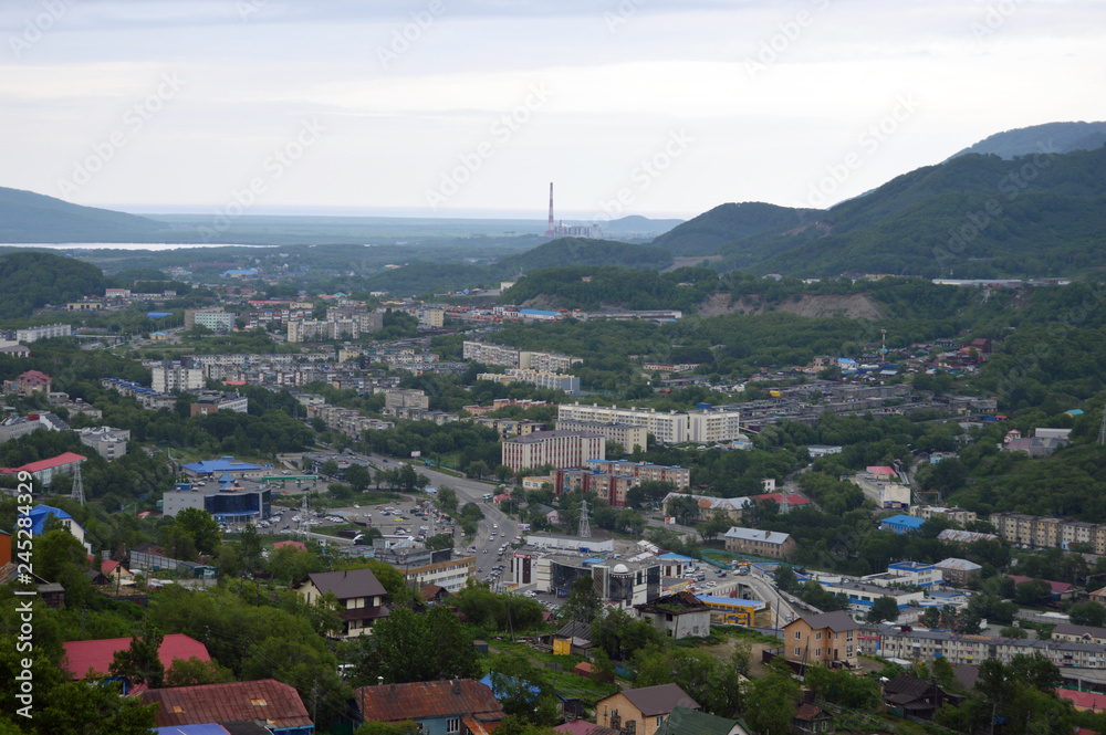 Obraz premium вид на город Петропавлоск-Камчатский с горы Мишенная