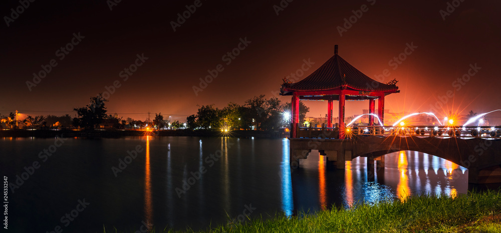 Naklejka premium Light painting at Meinong lake (Taiwan)