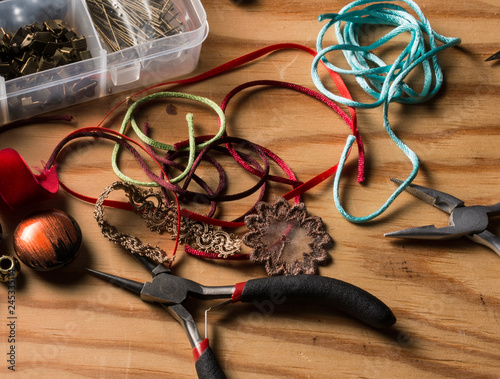 Wallpaper Mural tools and accessories for craftsmanship Torontodigital.ca