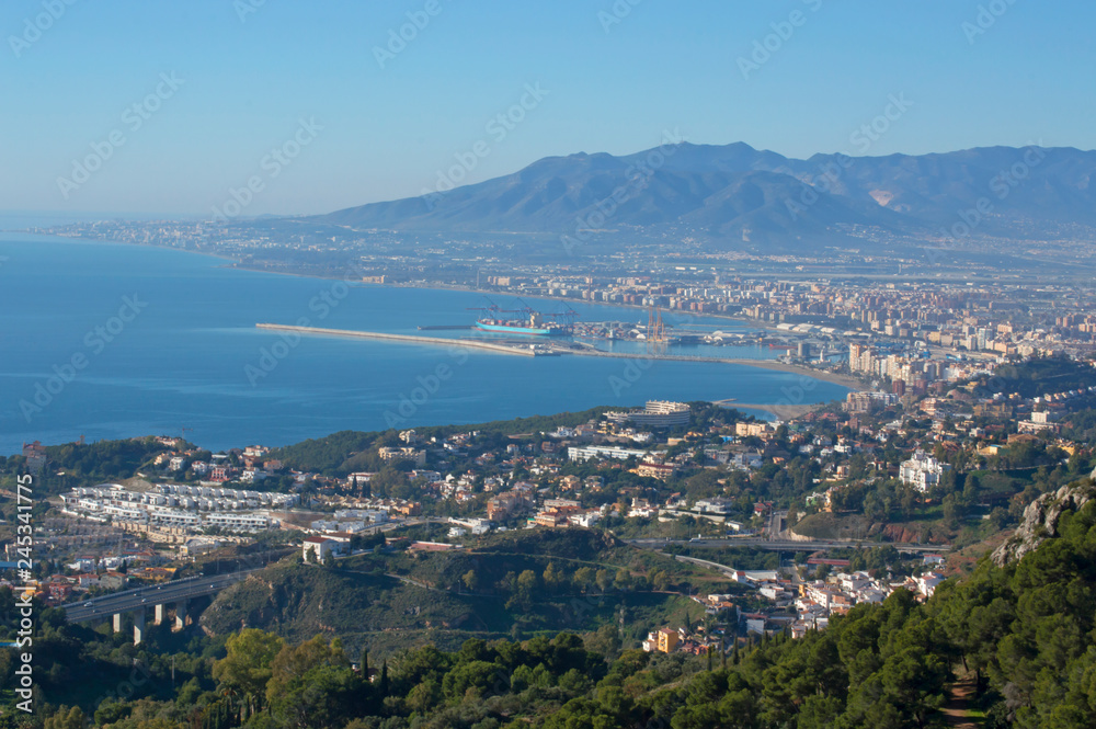 Vista de Málaga desde los Pinares de San Antón /View of Malaga from the pine forests of San Antón. Málaga
