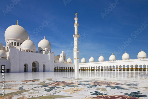 Abu Dhabi, Sheikh Zayed Grand Mosque, United Arab Emirates (UAE).
