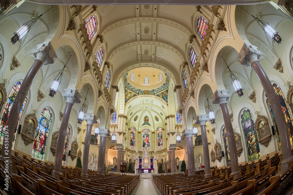 Fototapeta premium Interior and nave of the Sacred Heart Catholic Church in downtown Tampa, Florida