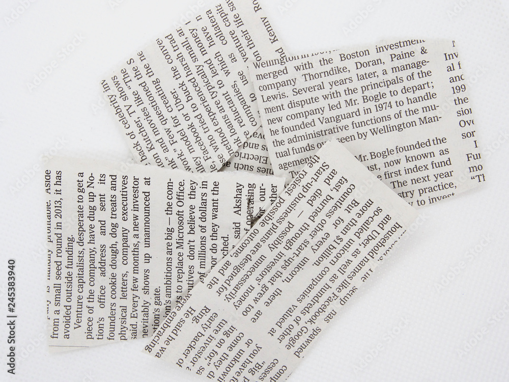 Naklejka premium torn and crumpled newspaper