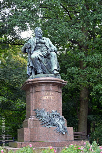 Fritz Reuter Denkmal in Neubrandenburg photo