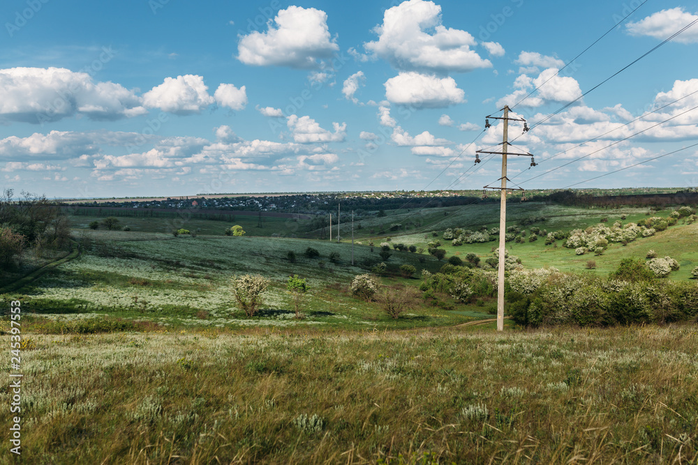 Field Landscape in Transmission Lines