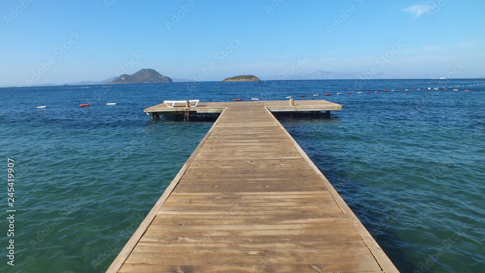 Obraz premium Wooden pier