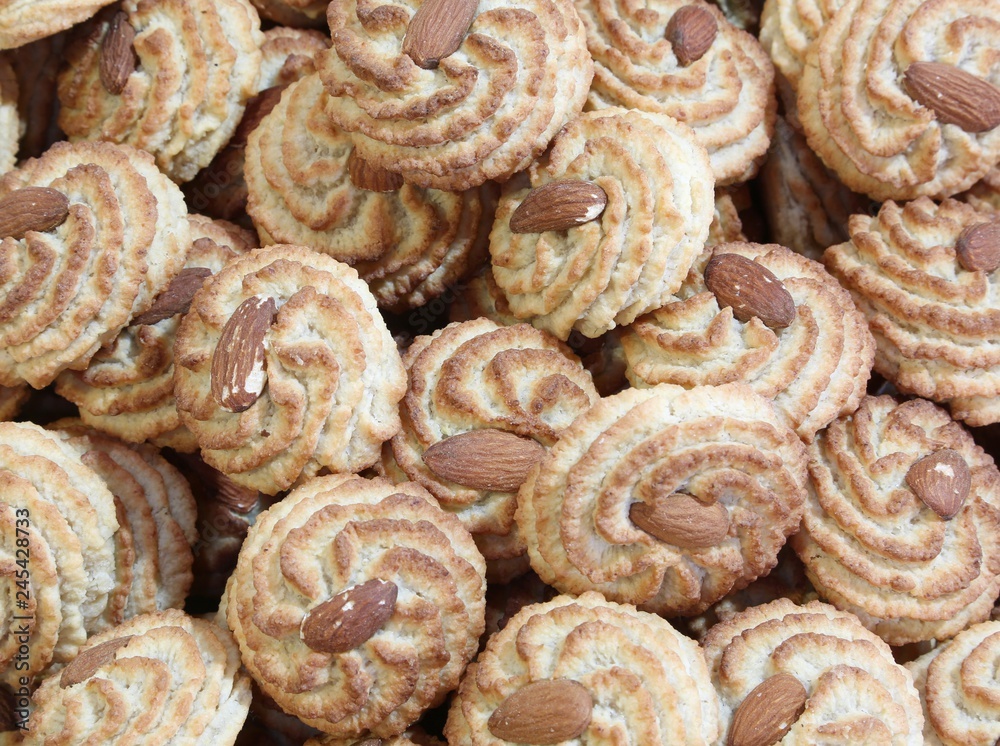 biscuits with almonds