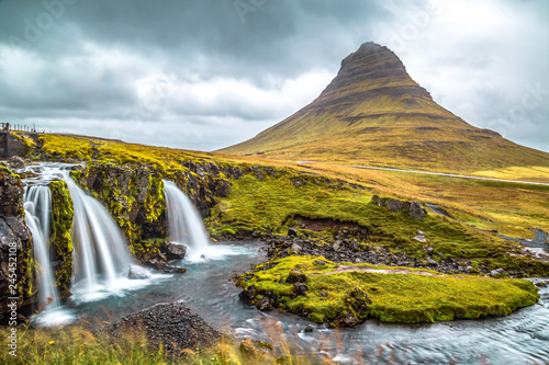 Fototapeta Naklejka Na Ścianę i Meble -  Waterfalls at Kirkjufell, Iceland