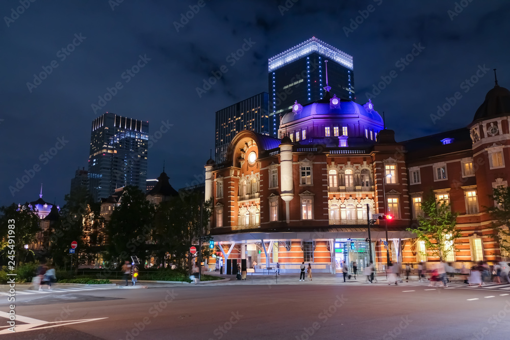 Naklejka premium 東京駅 夜景