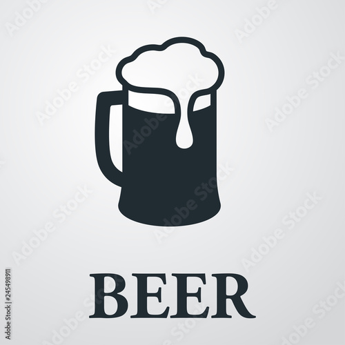 Logotipo con texto BEER con silueta de jarra de cerveza con espuma en fondo gris