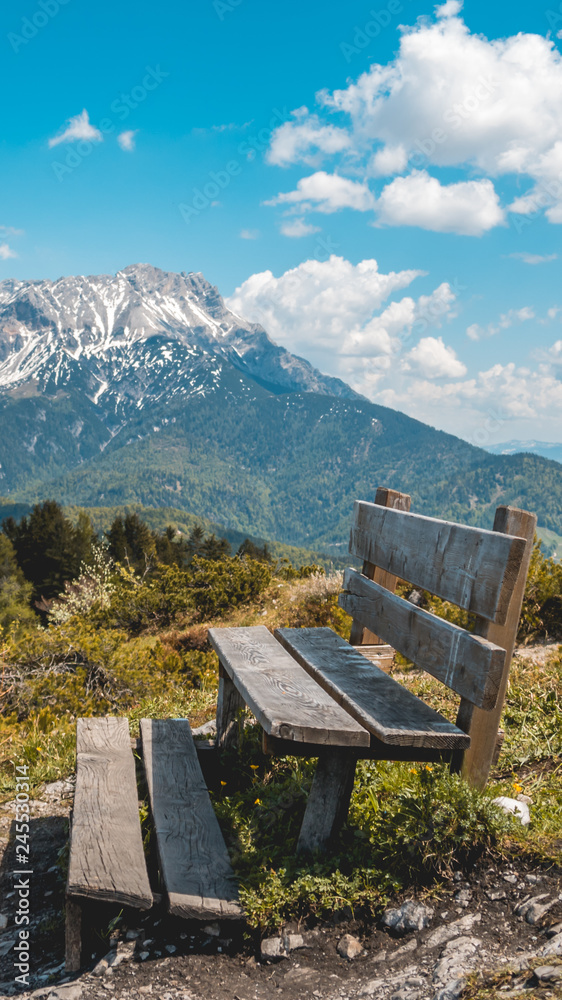 Smartphone HD wallpaper of alpine view near the Piller lake - Tyrol - Austria Smartphone HD wallpaper of alpine view near the Piller lake - Tyrol - Austria