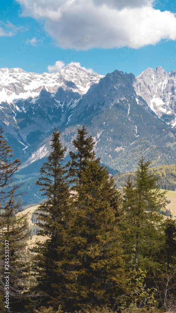 Smartphone HD wallpaper of alpine view near the Piller lake - Tyrol - Austria