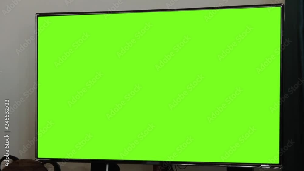 Vidéo Stock Modern Television with Chroma Key Green Screen. Zoom In