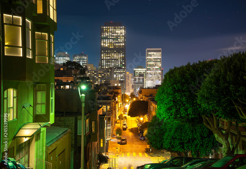 Canvas Print Night street at San Francisco with Lombard Street/Distance view