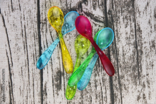 Cuillères en plastique