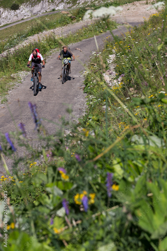 Fototapeta premium Mountainbiketour Nebelhorn