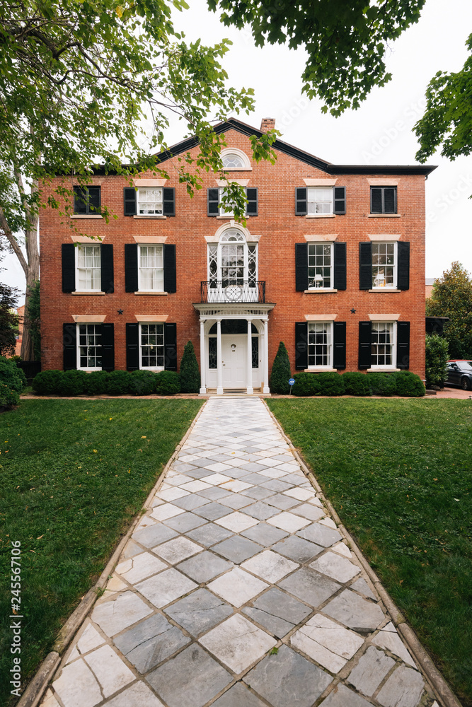Brick house in Alexandria, Virginia Brick house in Alexandria, Virginia