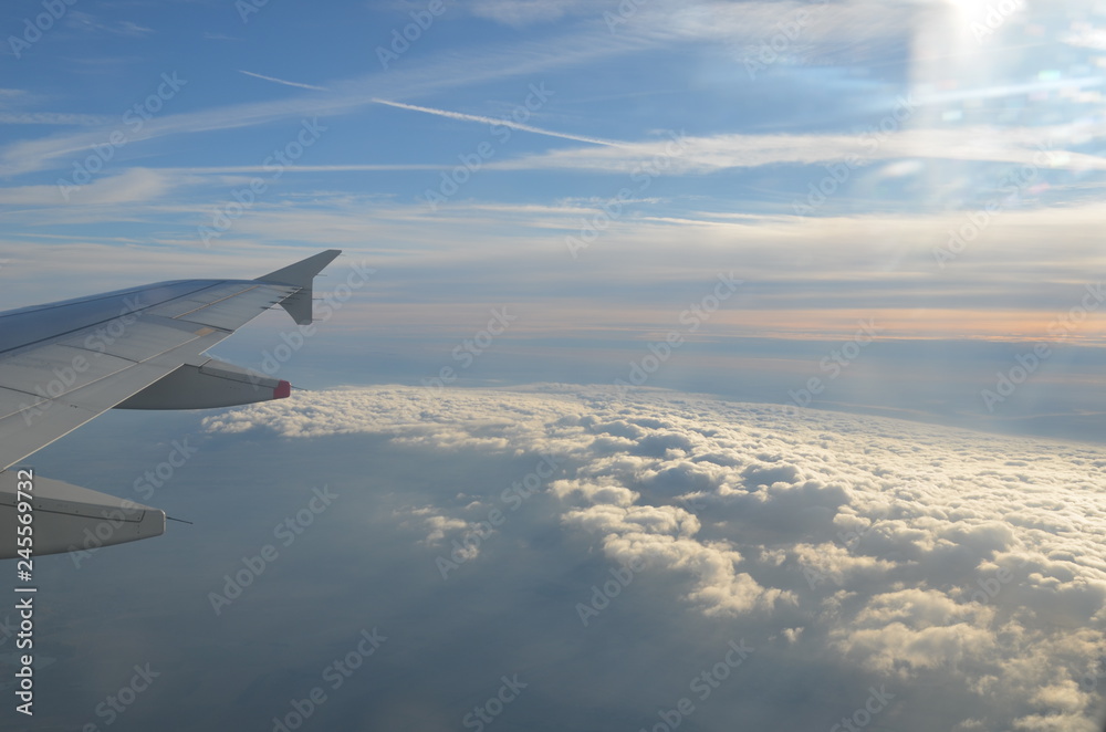 Obraz premium Avion dans les nuages