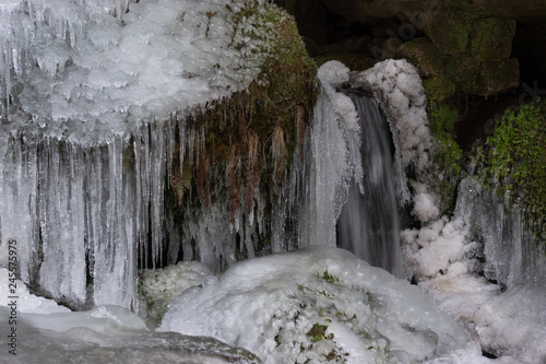 Eisgebilde am Lichtenhainer Wasserfall