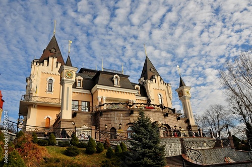 Wallpaper Mural castle Torontodigital.ca