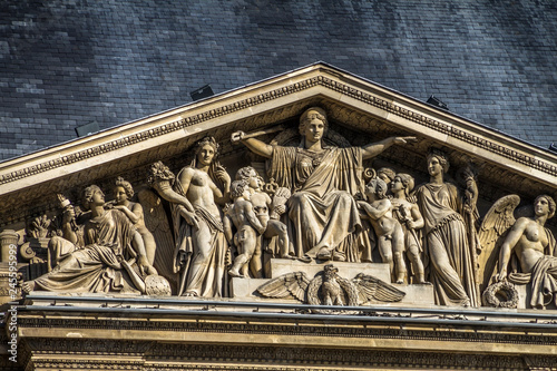 Museo del Louvre, Parigi, Francia photo