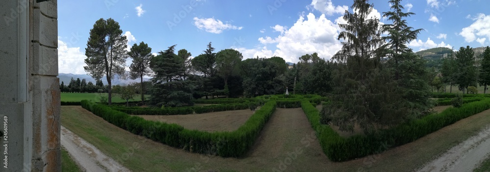 Certosa di San Lorenzo - Panoramica dei giardini Certosa di San Lorenzo - Panoramica dei giardini