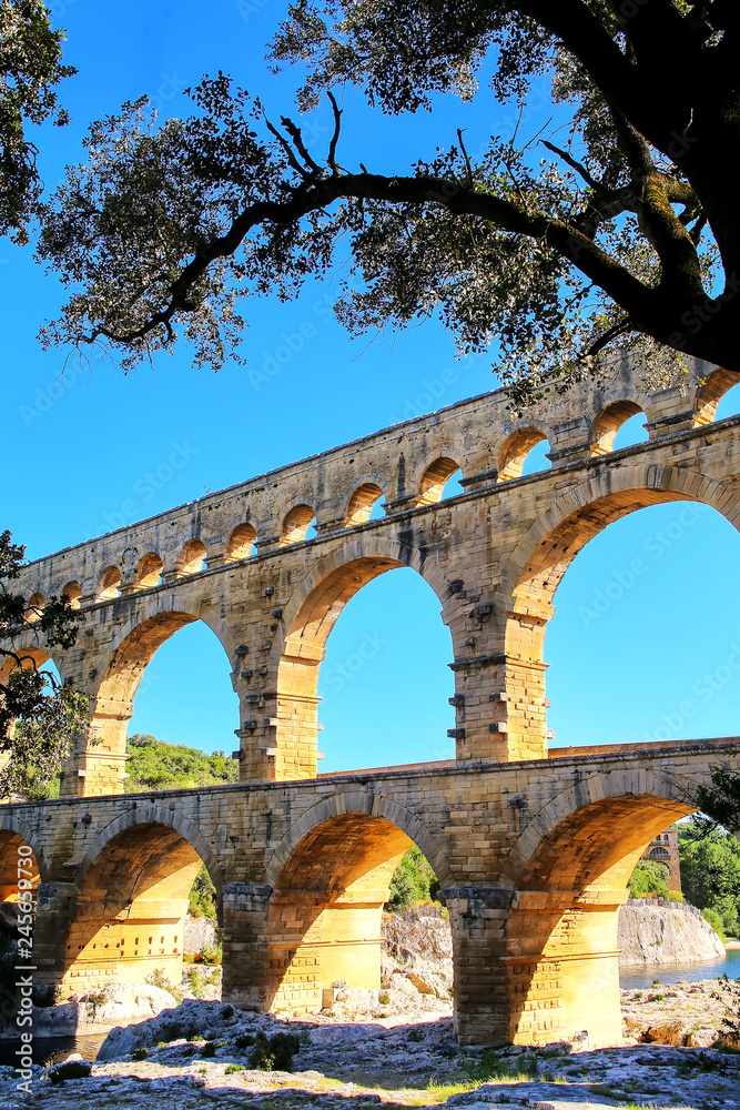 Obraz premium Aqueduct Pont du Gard in southern France