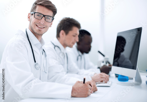 group of doctors conducting laboratory studies