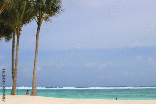 Fototapeta Naklejka Na Ścianę i Meble -  Beautiful sand beach at Maldive island resort