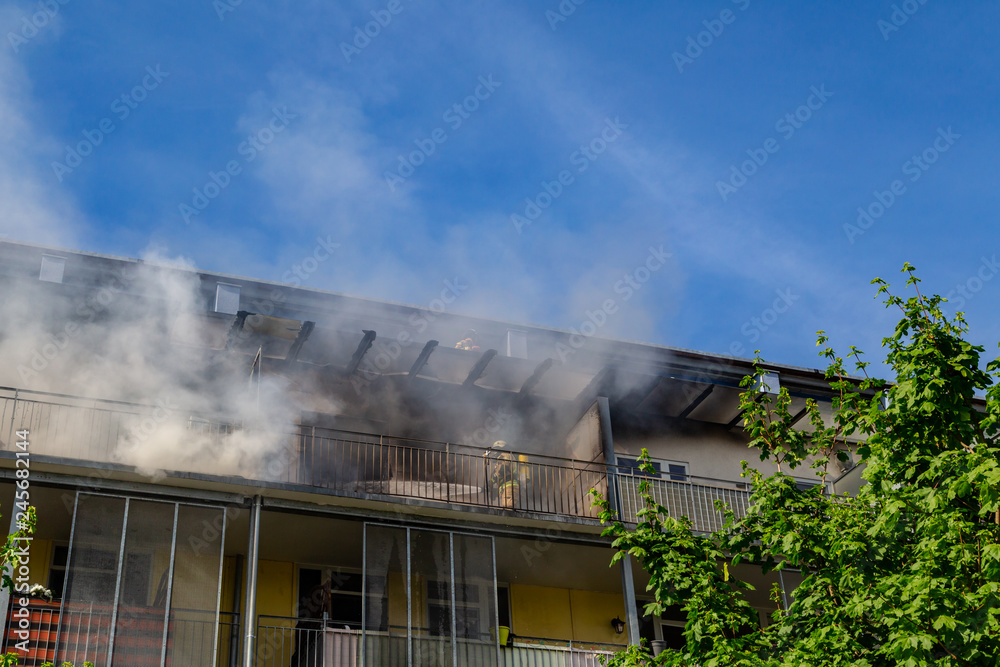Berlin, Land Berlin, 08.06.2018 ein Wohnungsbrand in einem Hochhaus (redaktionell) Berlin, Land Berlin, 08.06.2018 ein Wohnungsbrand in einem Hochhaus (redaktionell)