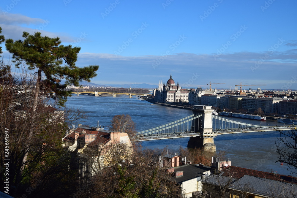 Budapest - panorama ( Danube and Hungarian Parliament)