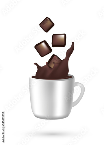 Heiße Schokolade mit Schokostückchen in einer Tasse
