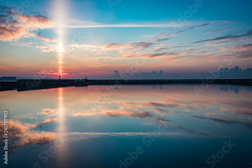 Amanecer con reflejos