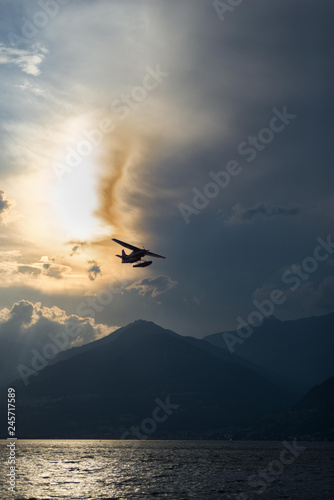 Aereo sul Lago