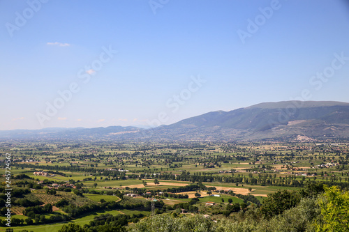 umbrian landscape, subasio mountain, hills and wineyards © Laura