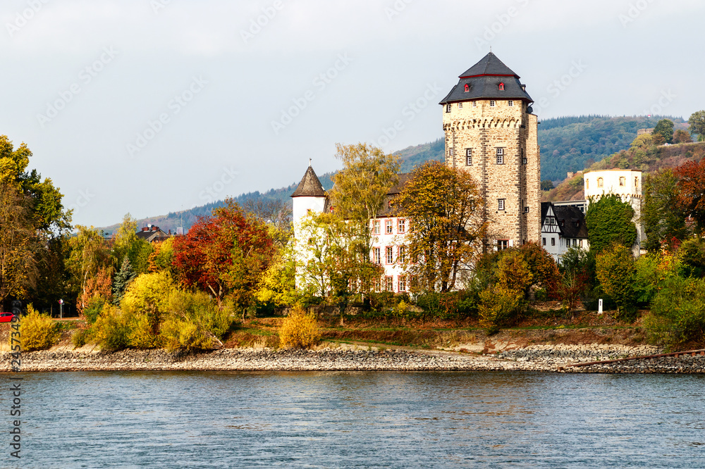 Rheinromantik - Malerische Landschaften am Rheinufer – Oberlahnstein nahe Koblenz  