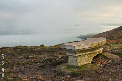 Panchina con vista sull'oceano in Irlanda, Howth