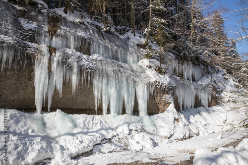 Eiszapfen im Winter 