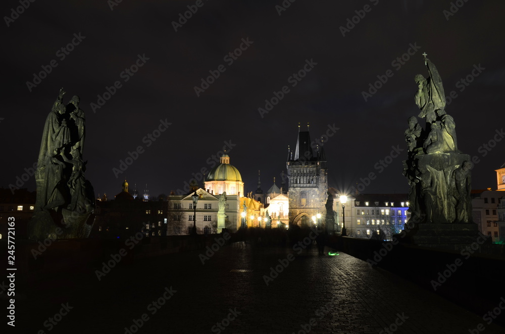 Obraz premium Charles Bridge in Prague by night