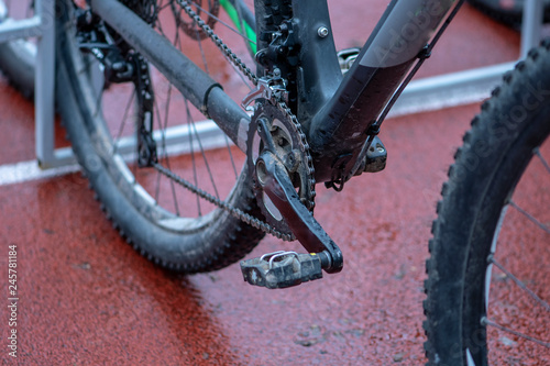 extreme sport bicycle with click pedals for a extreme dirty race
