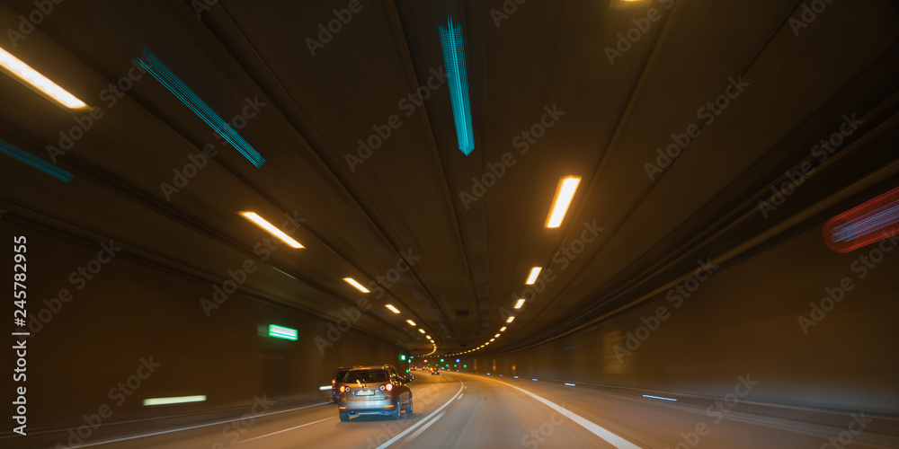 Autobahn Tunnel