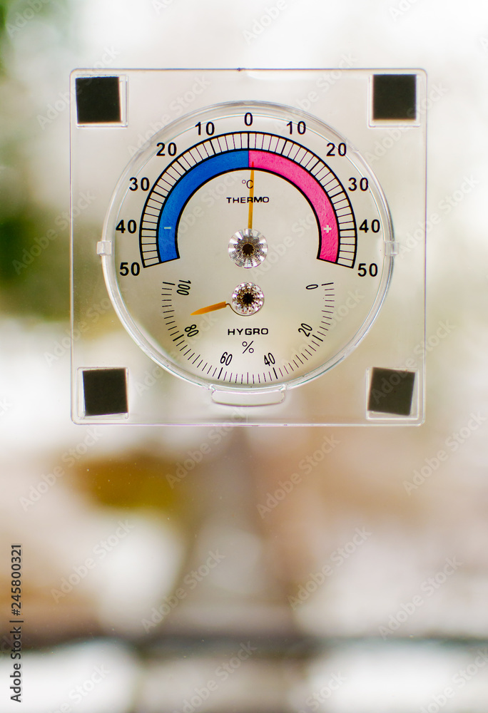 Naklejka premium Window thermometer