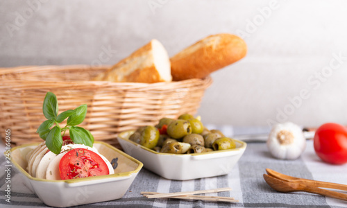 mozzarella with tomatoes and olives