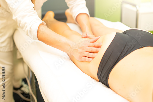 Aesthetic massage in the buttock in an aesthetic study
