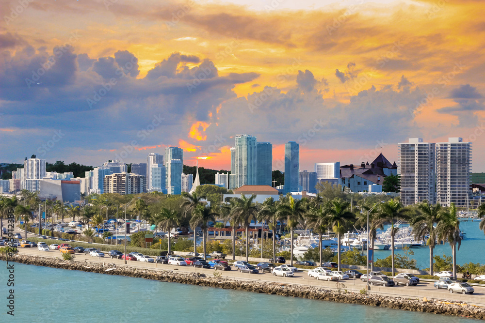 Naklejka premium highway road along the canal, Miami, MacArthur Causeway, USA, Florida