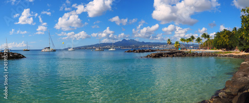 Obraz na plátně Panoramic view of Pointe du Bout beach near the village of Trois-Ilets in Martinique