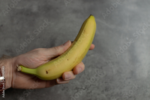 Banane in Hand