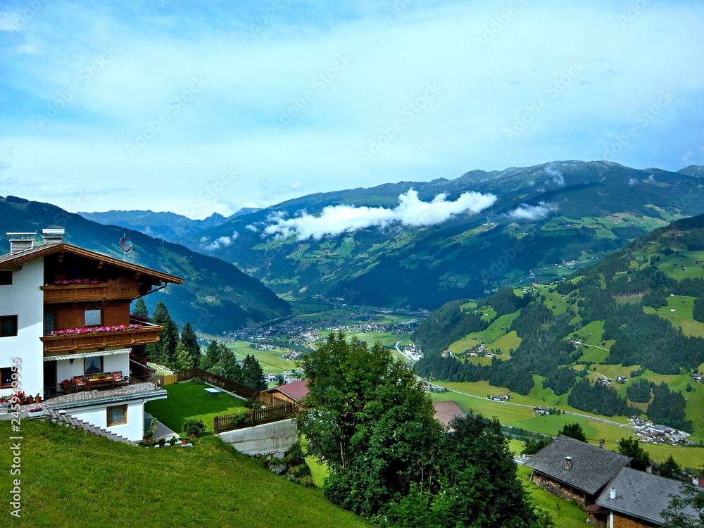 Obraz premium Austrian Alps-outlook from the Zillertaler road